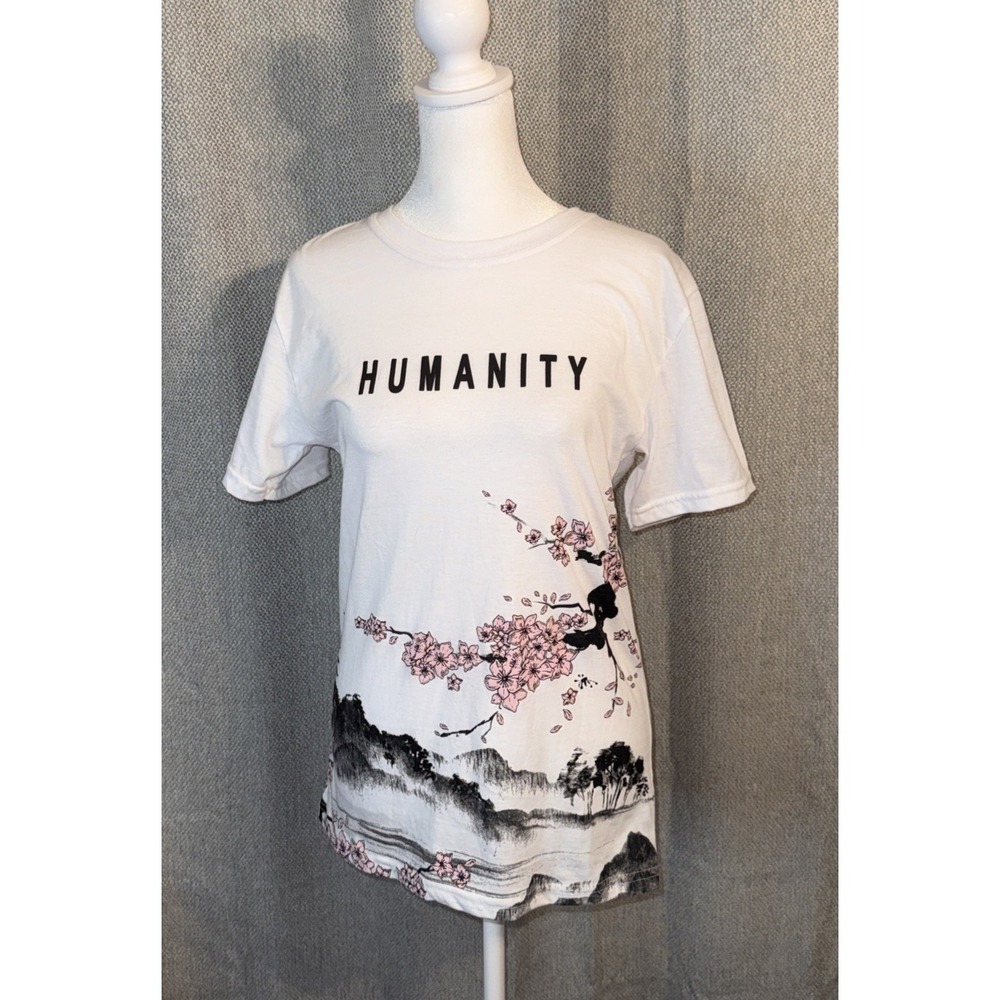 R GSTR Japan Osaka Tokyo Kyoto Humanity T-Shirt Women Small Cherry Blossom Tree